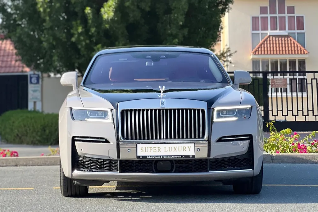 Rent Rolls Royce Ghost 2025 4