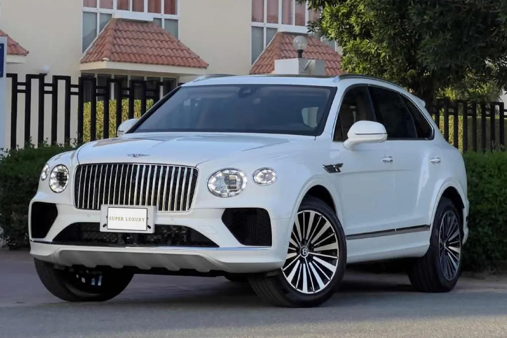 Bentley Bentyaga white 2024 2