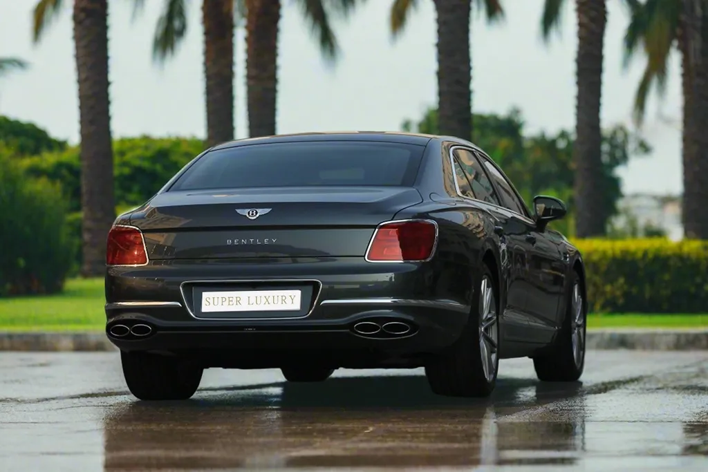 Bentley flying Spur 2