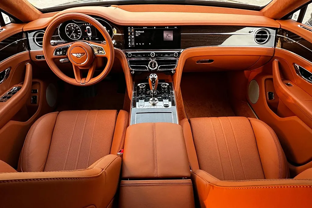 Bentley flying Spur 8