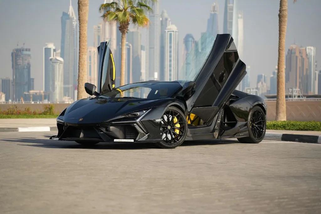 Lamborghini Revuelto