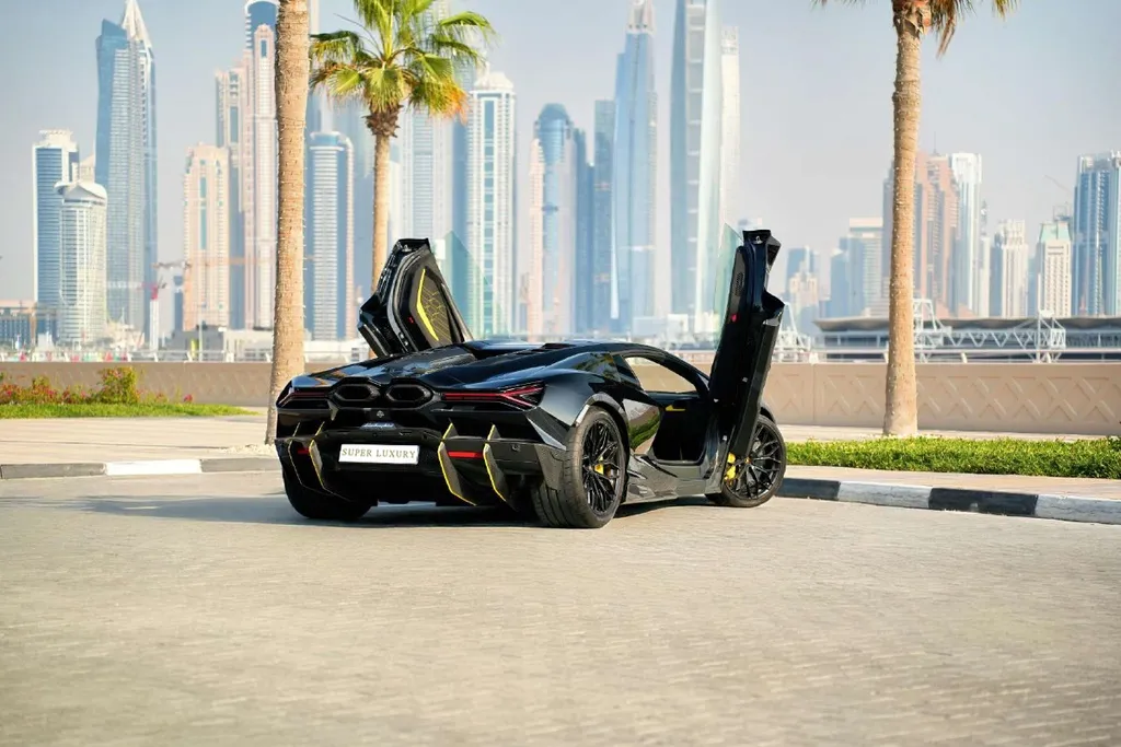 Lamborghini Revuelto 2