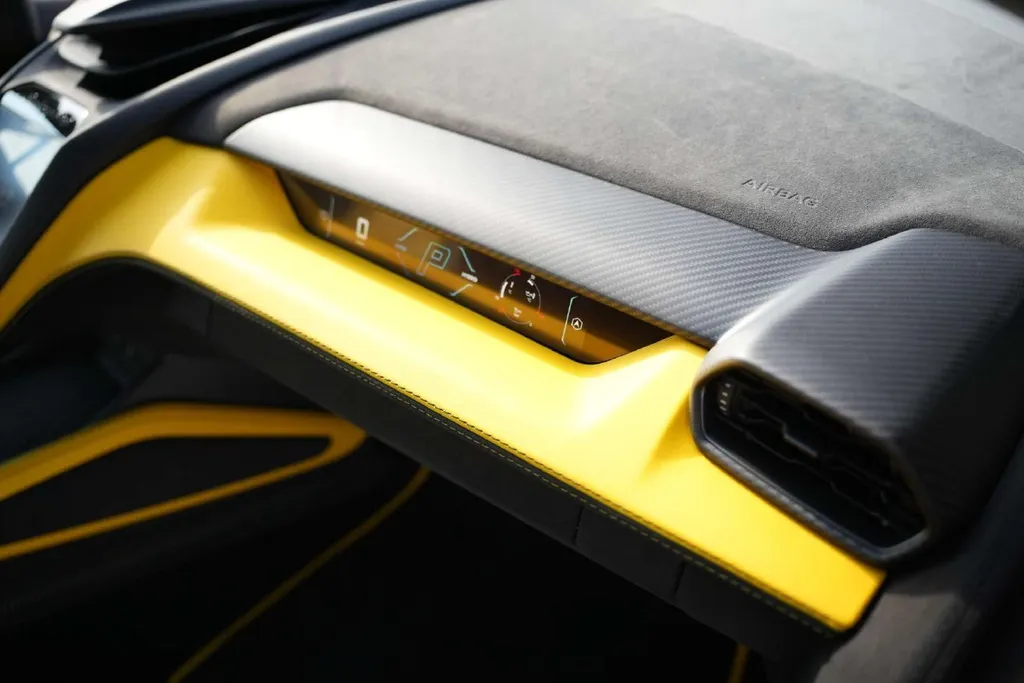 Lamborghini Revuelto 4