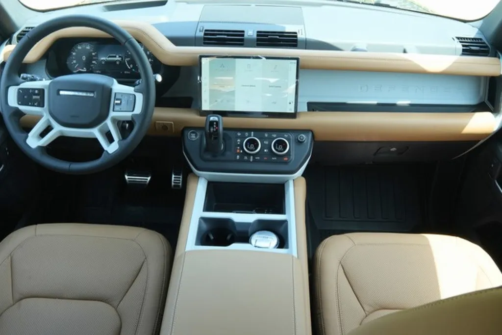 Land Rover Defender 2025 Black 4