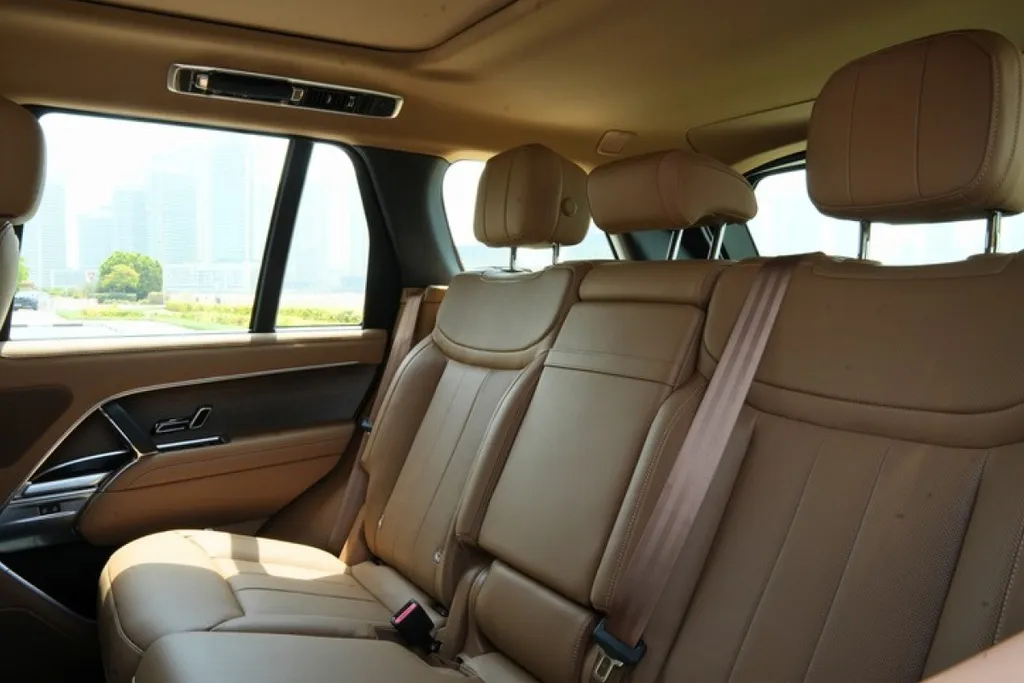 Range Rover Vogue 2025 ( White ) 7