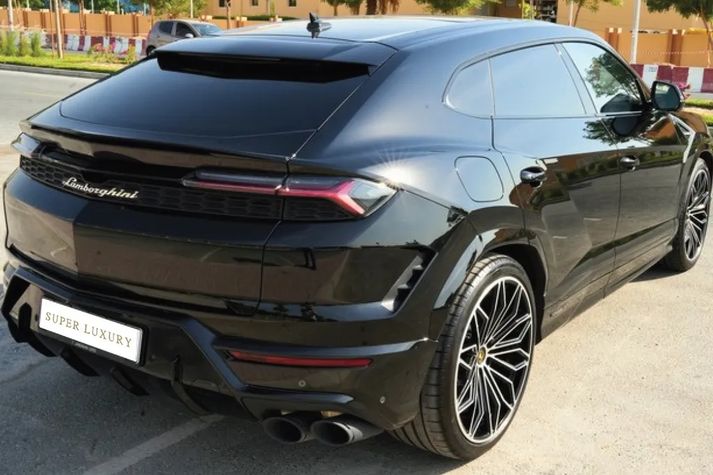 Lamborghini Urus Black 2024 8
