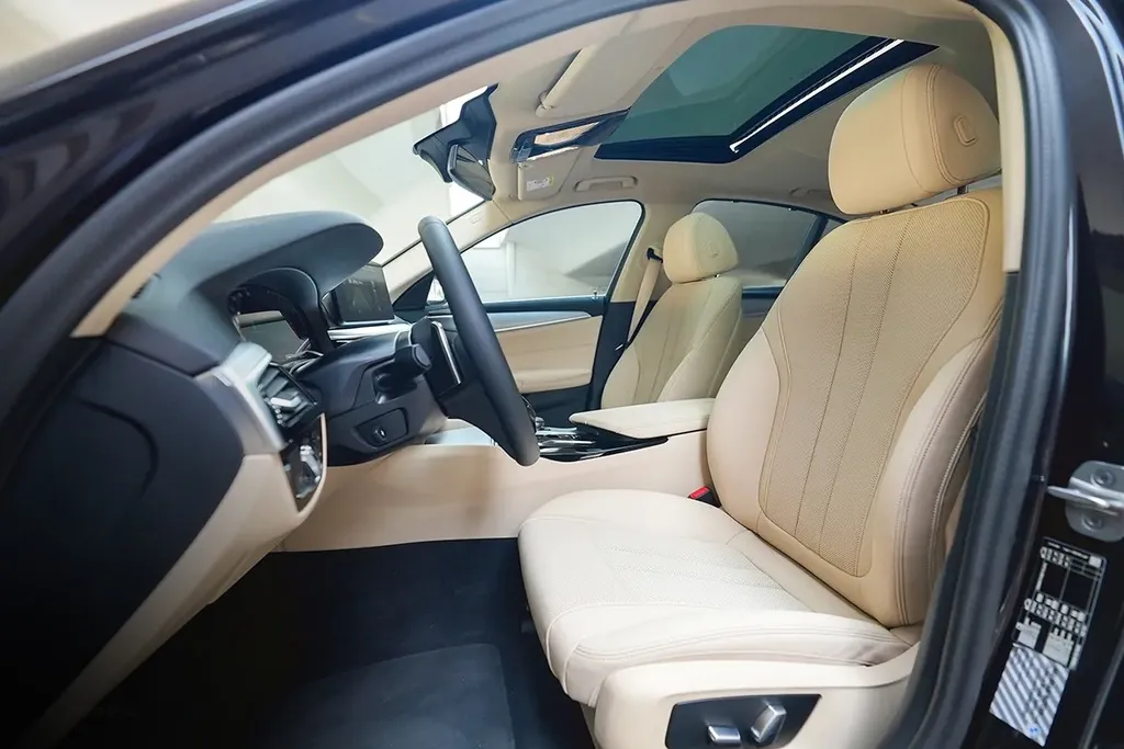 BMW 520i 8