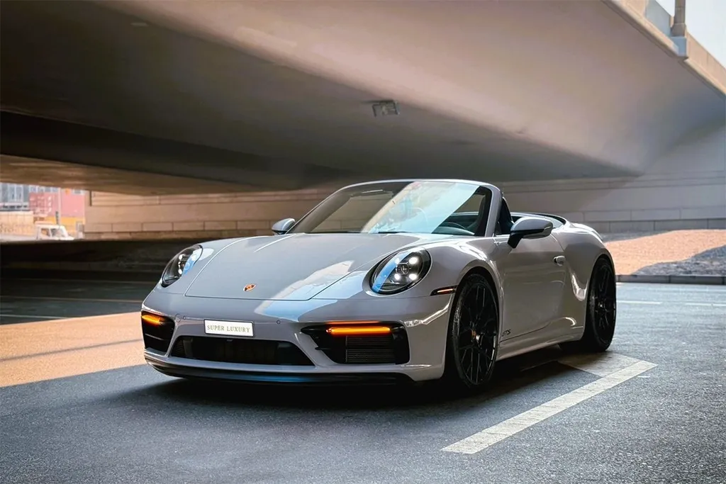 Porsche 911 Carrera GTS 7