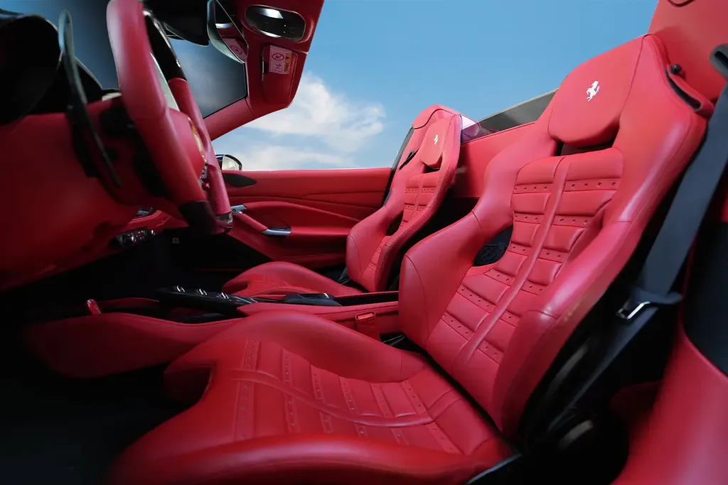 Ferrari F8 Spyder 4