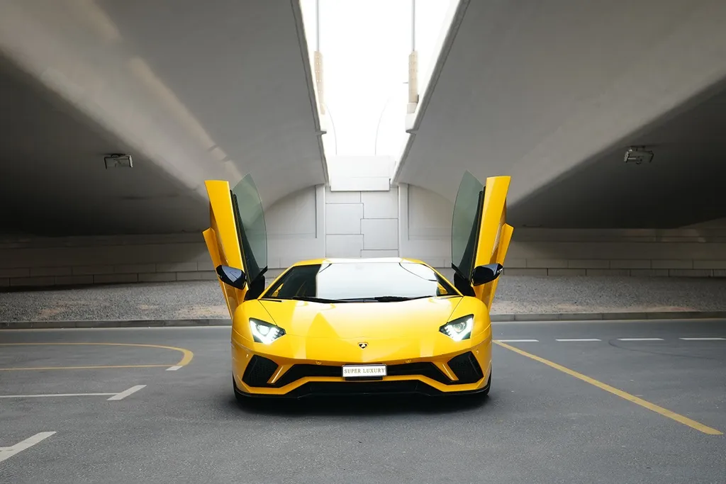 Lamborghini Aventador 2