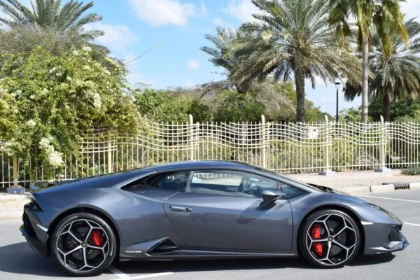 Lamborghini Huracan Evo Coupe 3