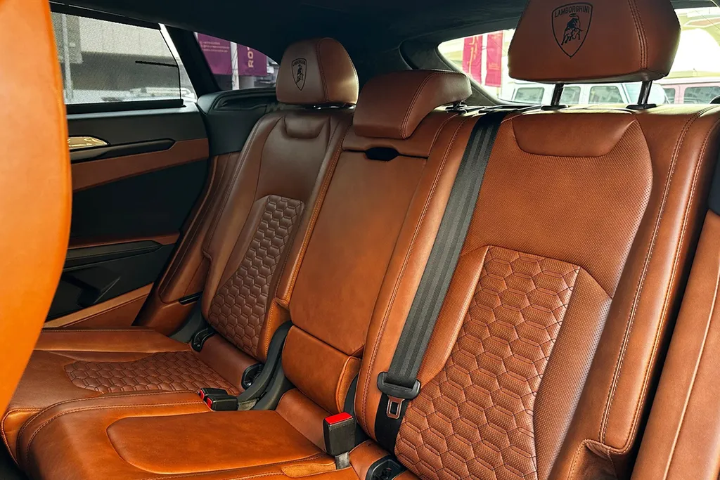 Lamborghini Urus 5