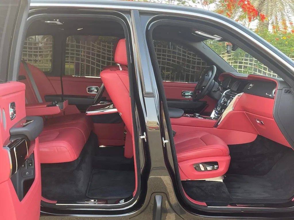 Rolls-Royce Cullinan 2024 Black 3