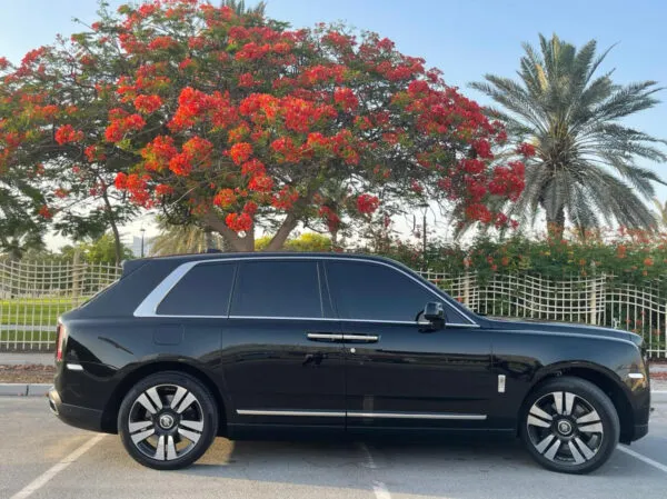 Rolls-Royce Cullinan 2024 Black 4
