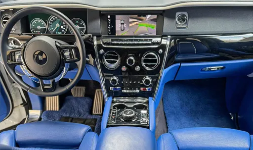 Rent Rolls Royce Cullinan 2024 4