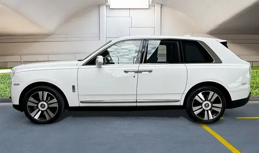 Rent Rolls Royce Cullinan 2024 5