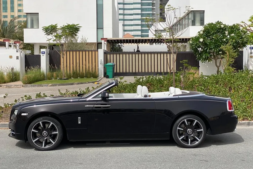 Rent a Rolls Royce Dawn for Luxury and Style 2