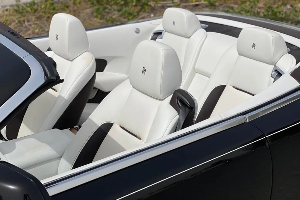 Rent a Rolls Royce Dawn for Luxury and Style 4