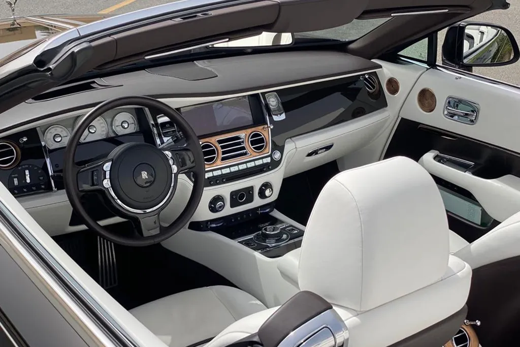 Rent a Rolls Royce Dawn for Luxury and Style 7