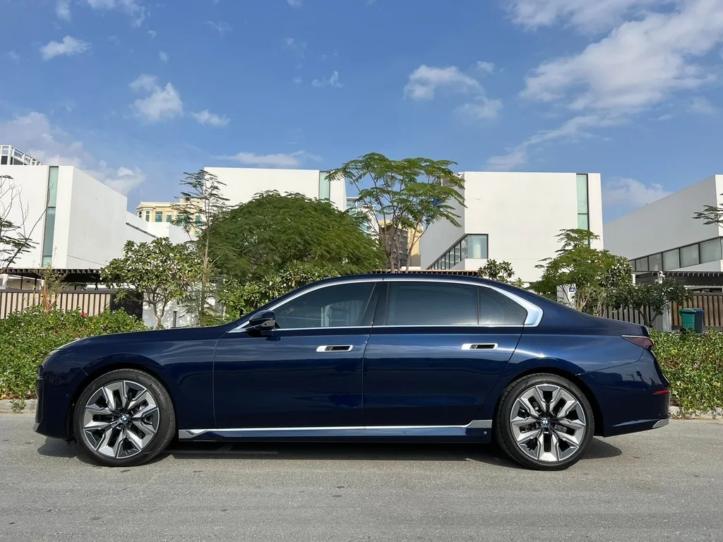 BMW 740i 2024 4