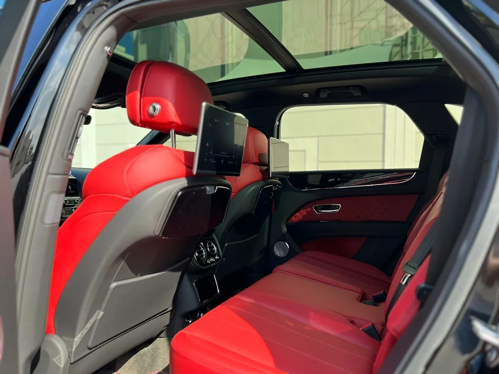 Bentley Bentayga Rental in Dubai 2
