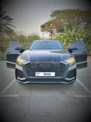 Audi RSQ8