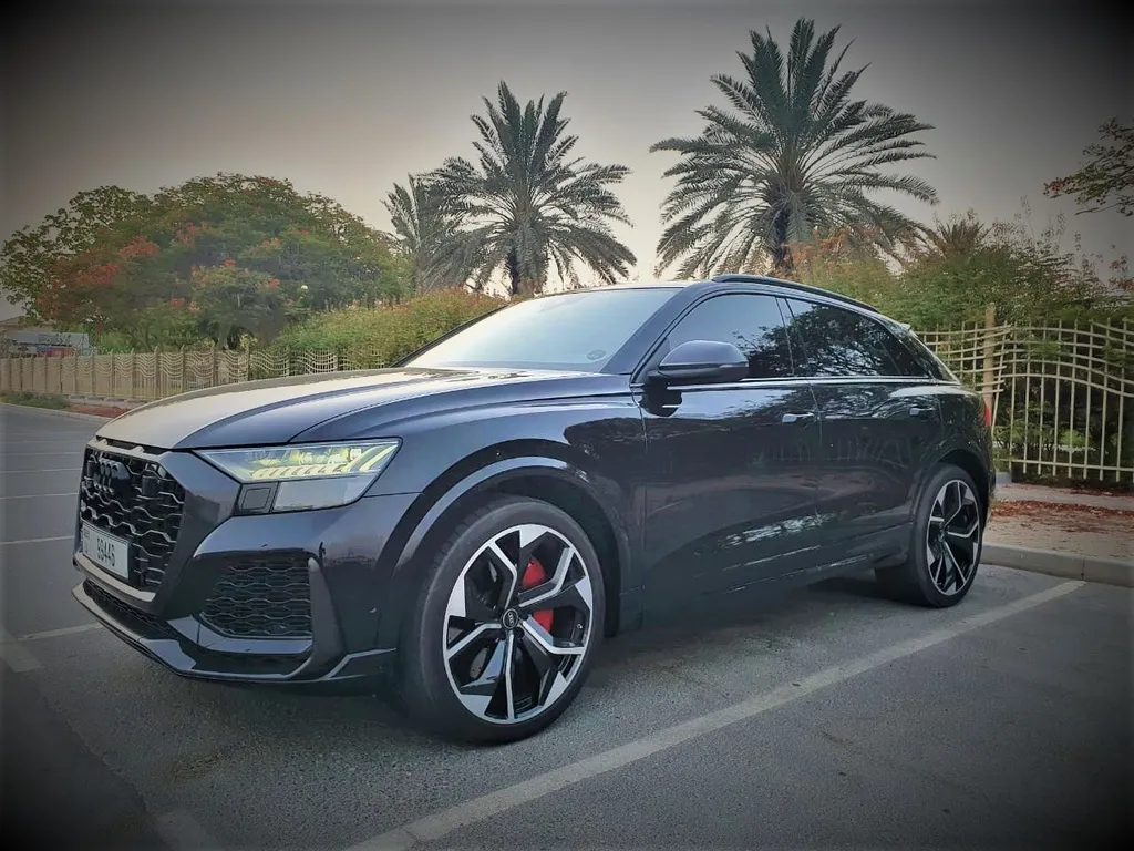 Audi RSQ8 7