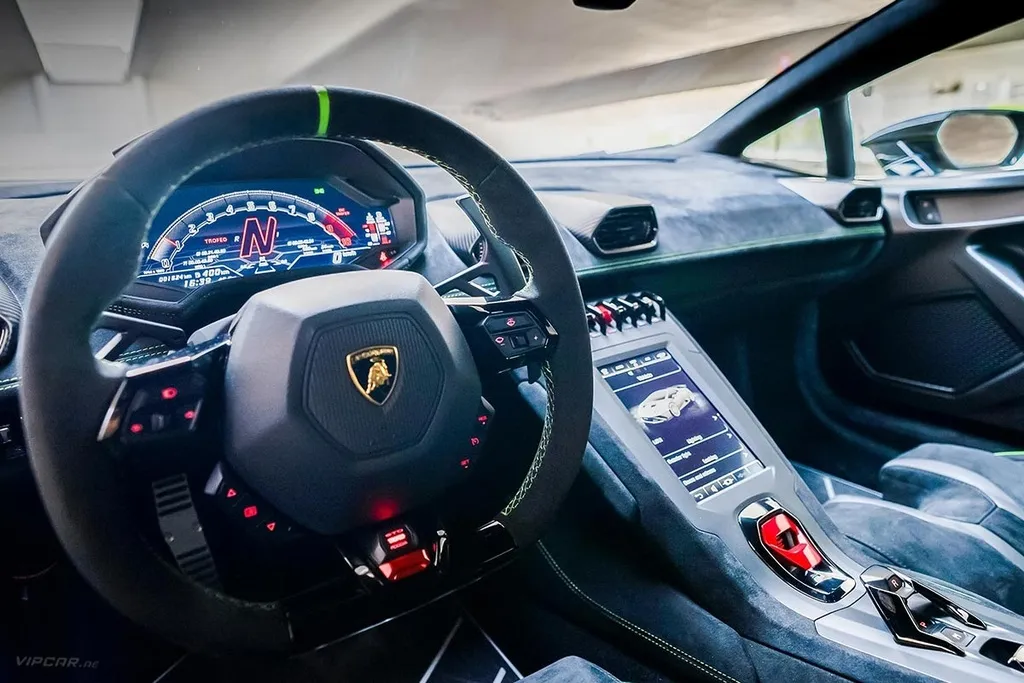 Lamborghini Huracan STO 7