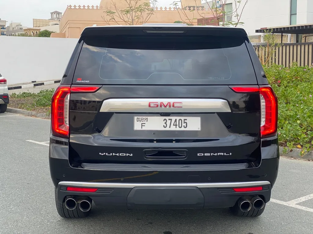 GMC Yukon Denali 3