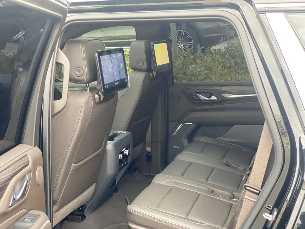 GMC Yukon Denali 4