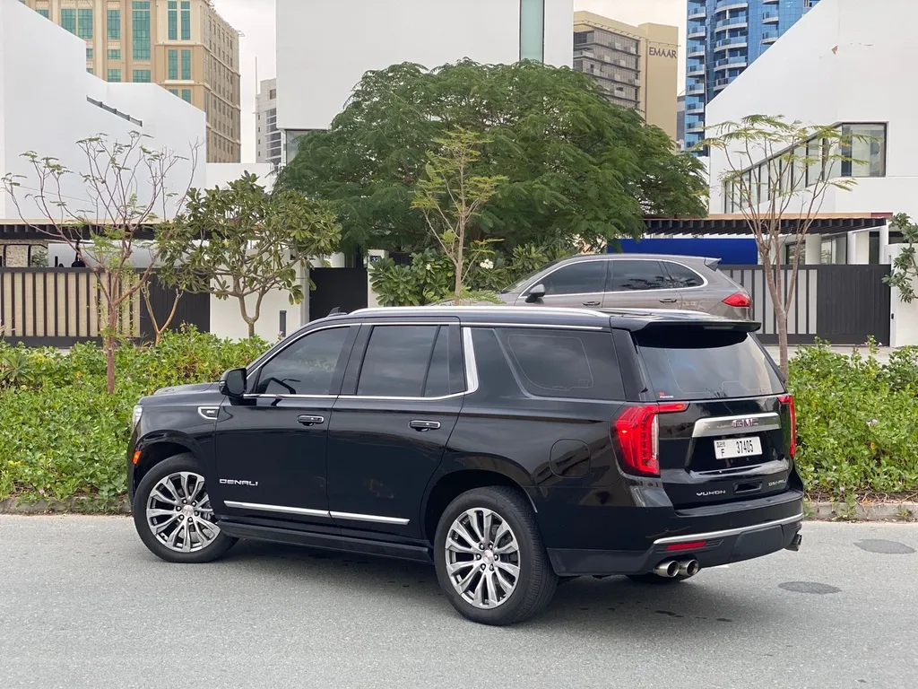 GMC Yukon Denali 6