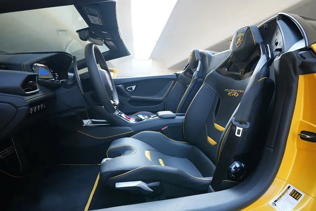 Lamborghini Huracan EVO Spyder 2024 7