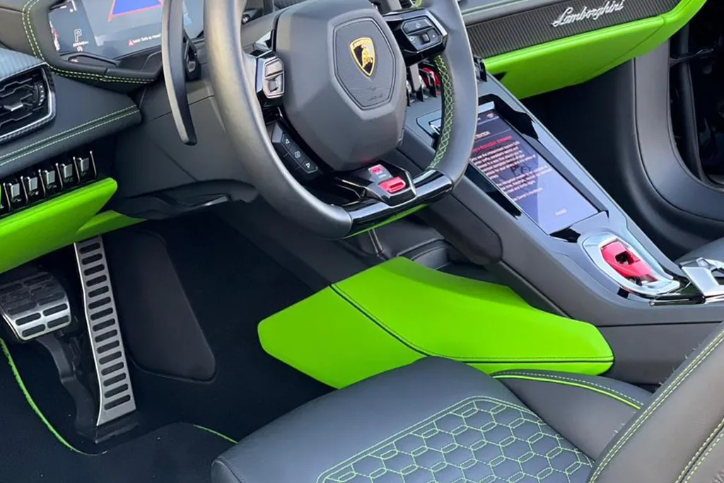 Lamborghini Evo Spyder 2024 6