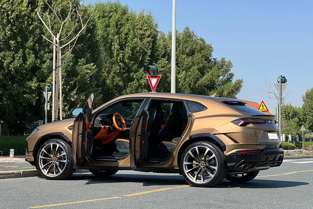 Lamborghini Urus S 2024 7